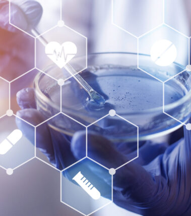 side-view-doctor-holding-petri-dish side-view-doctor-holding-petri-dish